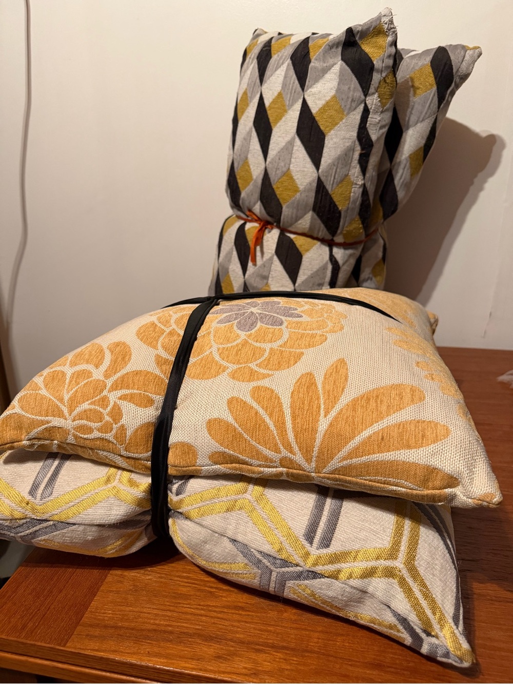 Pillows Lot Of 4 Feather Throw Couch Decorative Removable Pillowcases Zippered
